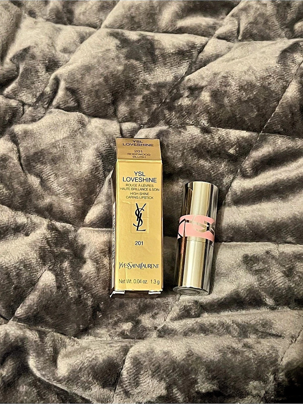 Yves Saint Laurent Love shine Lipstick in 201 NWT